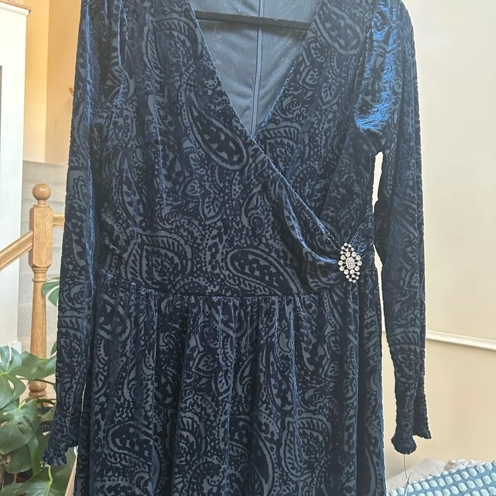 Tommy Hilfiger Womens Velvet Burnout Fit & Flare Dress - Picture 7 of 7